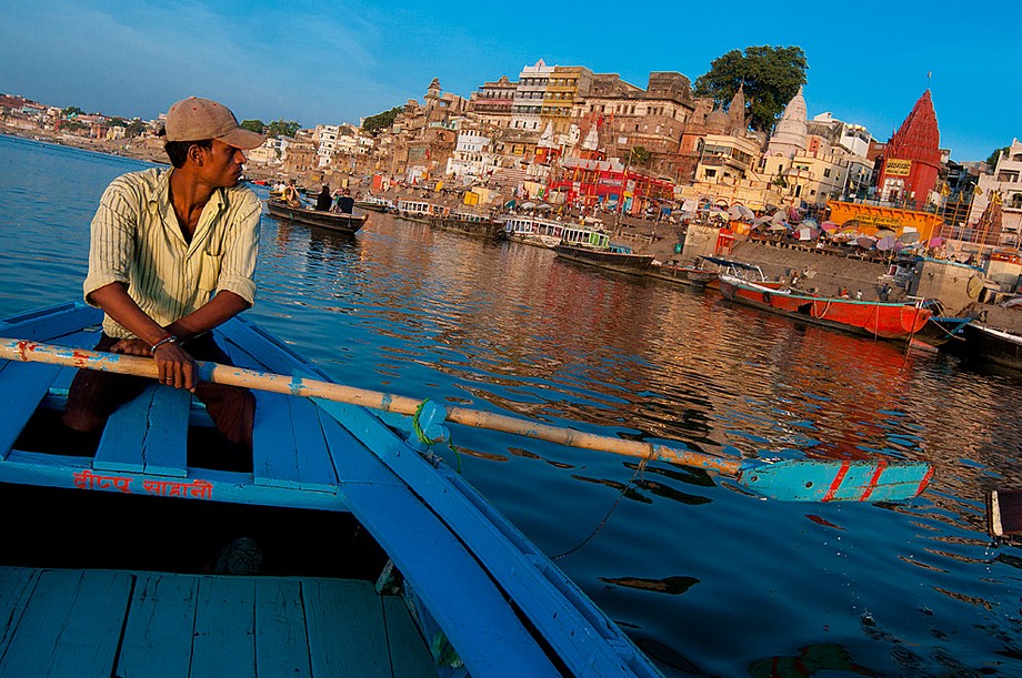 Varanasi - rejs łódką o poranku (Indie 2010 - zabytki i inne miejsca)